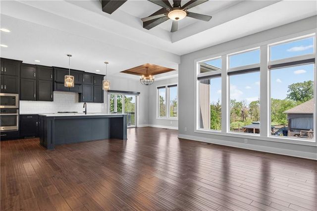 24818 W 89th Street, Lenexa, KS 66227