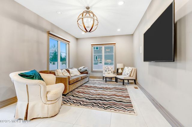 450 Wells Avenue, Oakhurst, NJ 07755