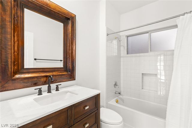 120 Emerald Dunes Circle, Henderson, NV 89052