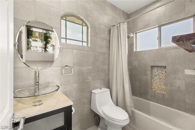 120 Emerald Dunes Circle, Henderson, NV 89052