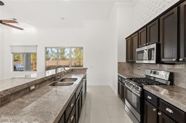 120 Emerald Dunes Circle, Henderson, NV 89052