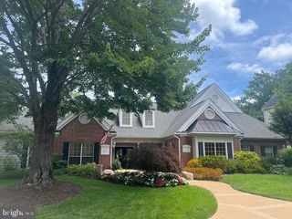 3906 PENDERVIEW DR #701, Fairfax, VA 22033