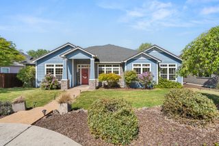 262 Robert Trent Jones Boulevard, Eagle Point, OR 97524