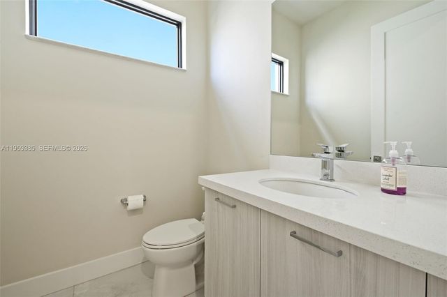 8118 NW 46th Ter, Doral, FL 33166