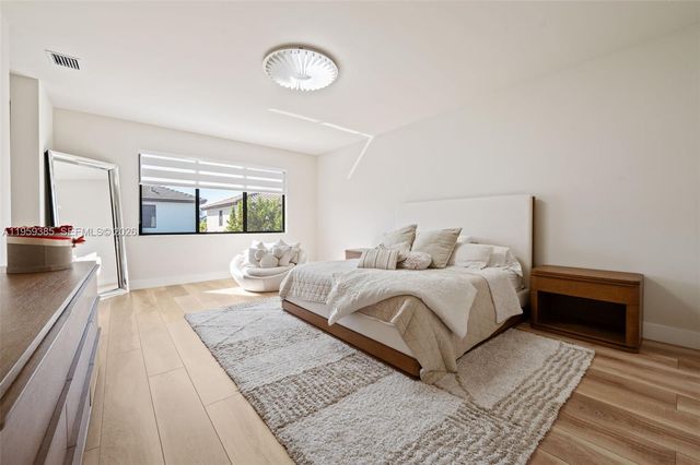 8118 NW 46th Ter, Doral, FL 33166