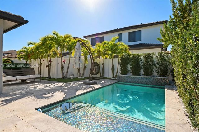 8118 NW 46th Ter, Doral, FL 33166