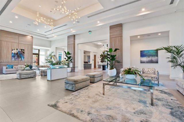 8118 NW 46th Ter, Doral, FL 33166