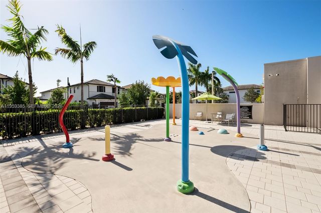 8118 NW 46th Ter, Doral, FL 33166