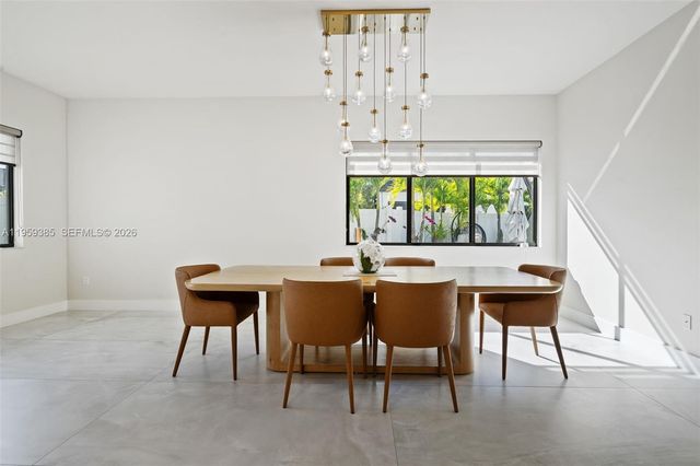 8118 NW 46th Ter, Doral, FL 33166