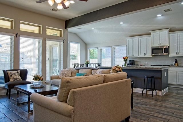 500 Inspiration DR, Liberty Hill, TX 78642