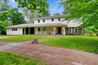 49 Shady Lane, Williston, VT 05495