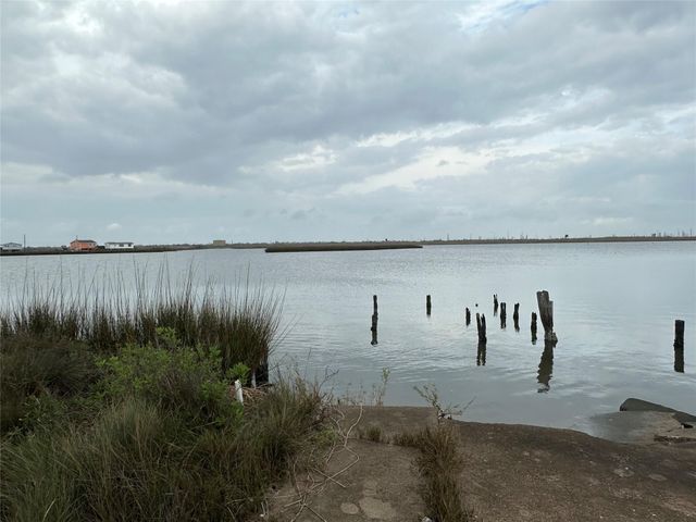 00 4512 Swan 1, Hitchcock, TX 77563