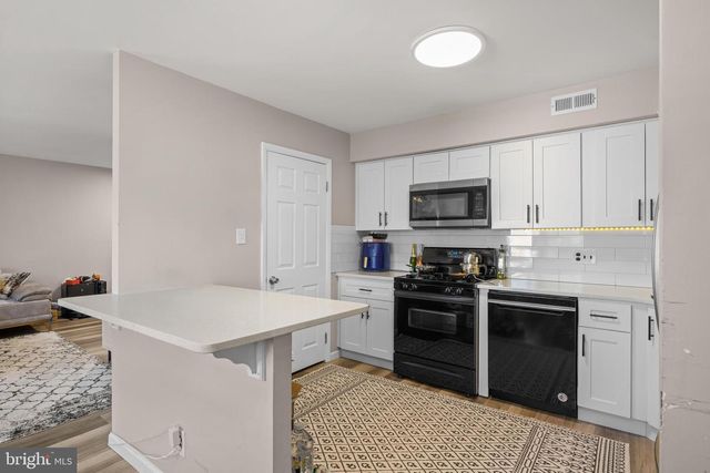 37 BUTTONWOOD RD, Voorhees, NJ 08043