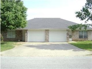 1 Holly Drive, Bentonville, AR 72712