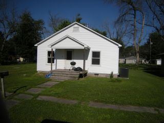 609 S ROLLINS ST, Centralia, MO 65240