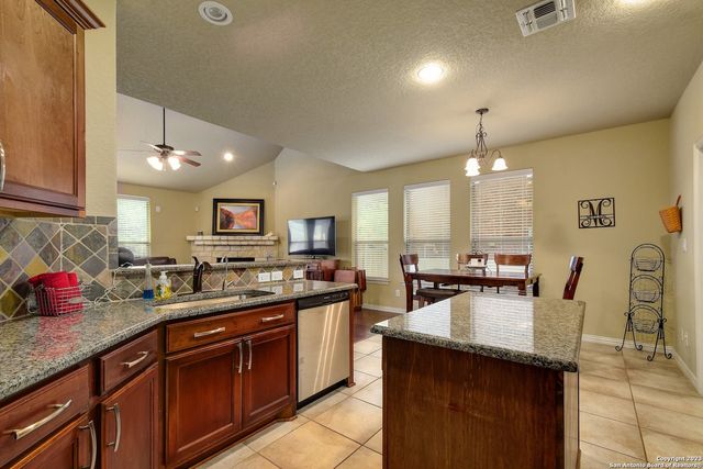 1435 SPARROW SONG, San Antonio, TX 78260