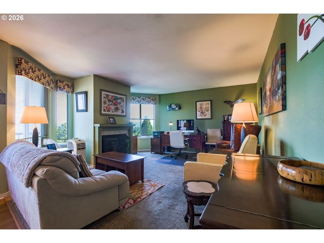 6331 WHITE TAIL Dr 64, West Linn, OR 97068