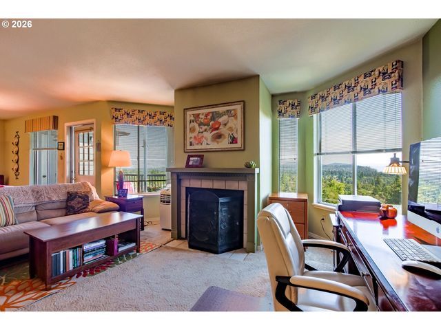 6331 WHITE TAIL Dr 64, West Linn, OR 97068