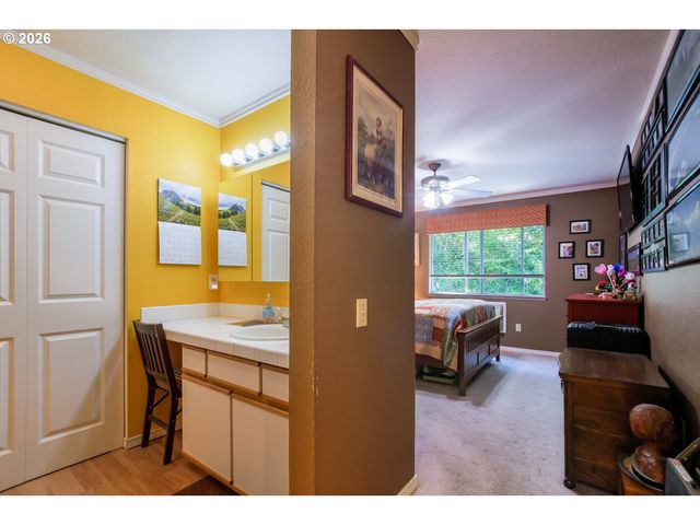 6331 WHITE TAIL Dr 64, West Linn, OR 97068