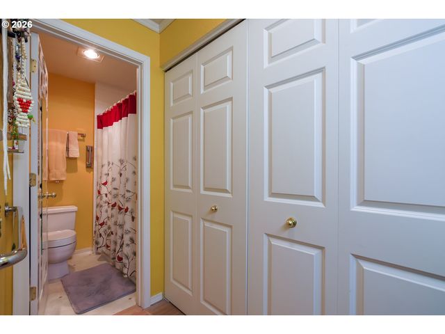6331 WHITE TAIL Dr 64, West Linn, OR 97068