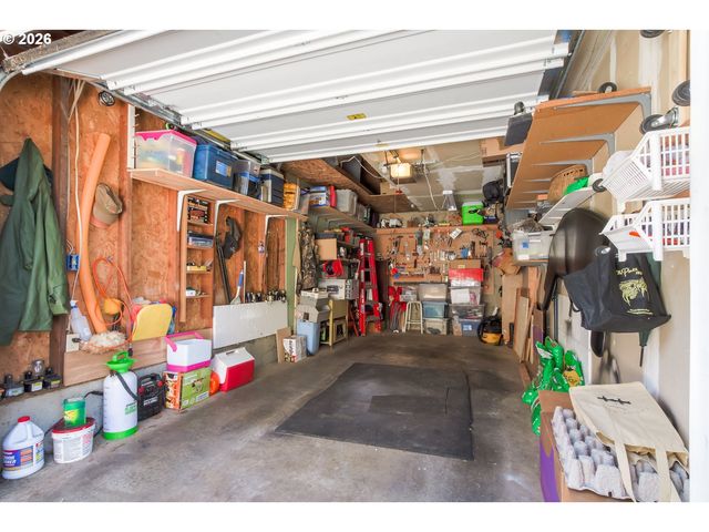 6331 WHITE TAIL Dr 64, West Linn, OR 97068