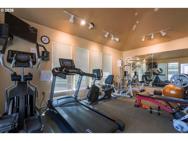6331 WHITE TAIL Dr 64, West Linn, OR 97068
