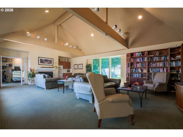 6331 WHITE TAIL Dr 64, West Linn, OR 97068