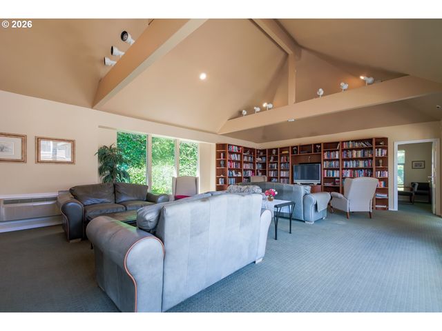 6331 WHITE TAIL Dr 64, West Linn, OR 97068