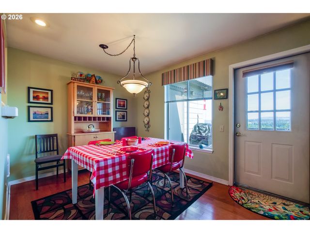 6331 WHITE TAIL Dr 64, West Linn, OR 97068