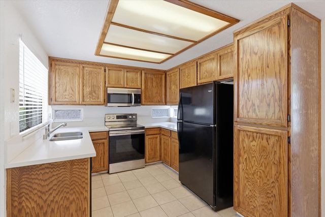 8715 Deer Creek Cir, Stockton, CA 95210