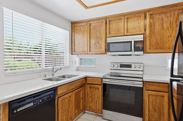 8715 Deer Creek Cir, Stockton, CA 95210