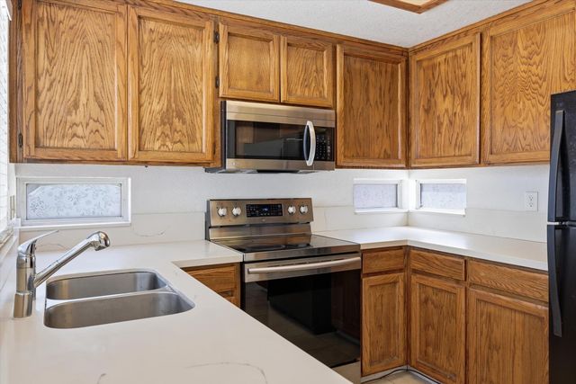 8715 Deer Creek Cir, Stockton, CA 95210