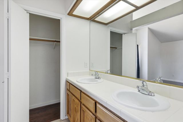 8715 Deer Creek Cir, Stockton, CA 95210