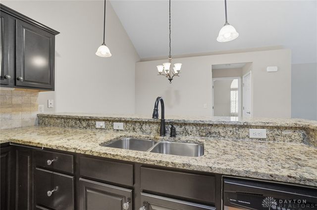 4704 Cobblestone Drive, Tipp City, OH 45371