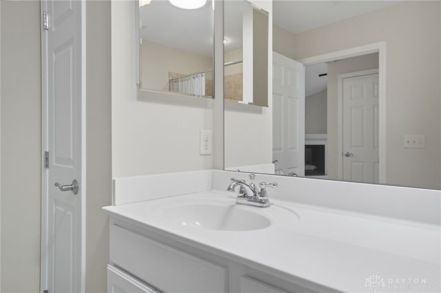 4704 Cobblestone Drive, Tipp City, OH 45371