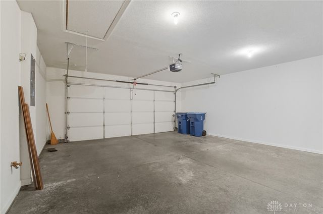 4704 Cobblestone Drive, Tipp City, OH 45371