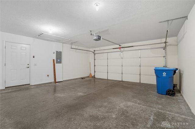 4704 Cobblestone Drive, Tipp City, OH 45371