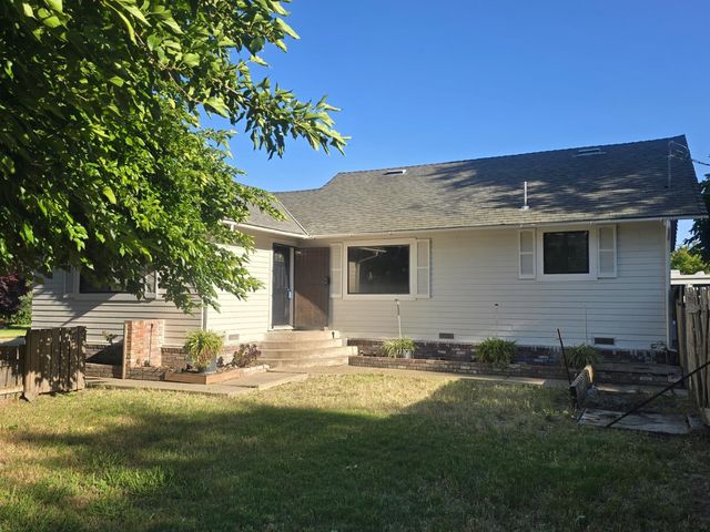 5206 E Jahant Rd, Acampo, CA 95632