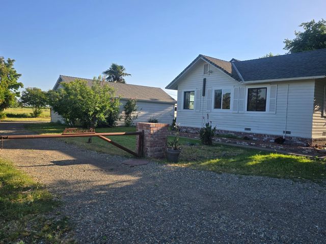 5206 E Jahant Rd, Acampo, CA 95632