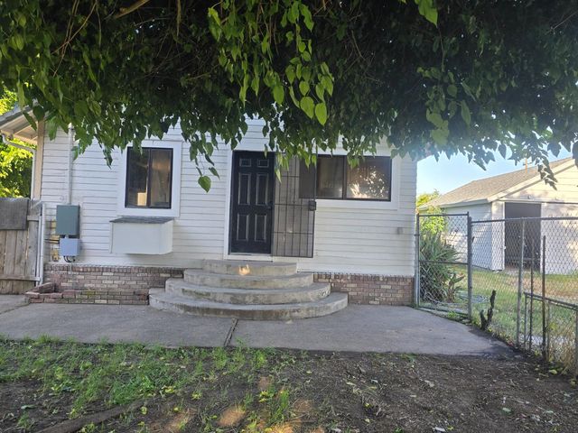 5206 E Jahant Rd, Acampo, CA 95632