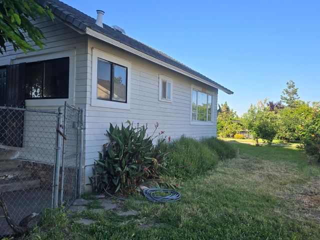 5206 E Jahant Rd, Acampo, CA 95632