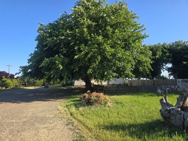 5206 E Jahant Rd, Acampo, CA 95632
