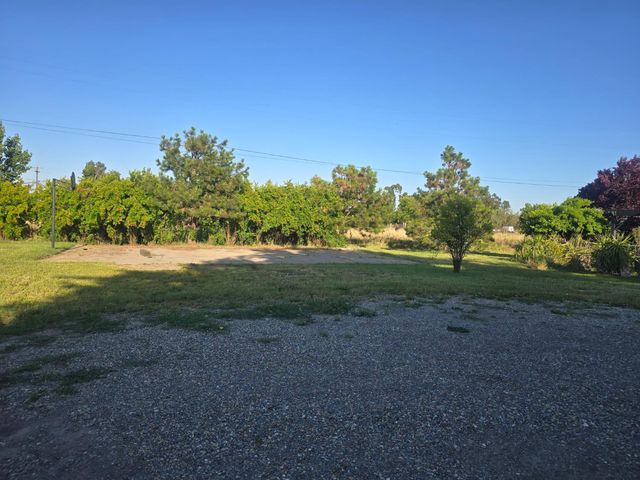 5206 E Jahant Rd, Acampo, CA 95632