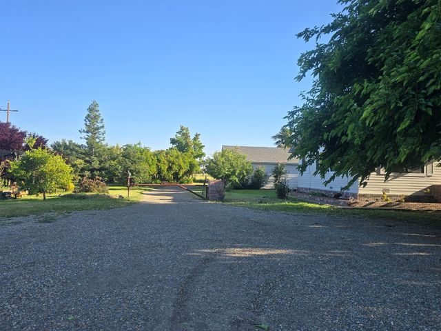 5206 E Jahant Rd, Acampo, CA 95632