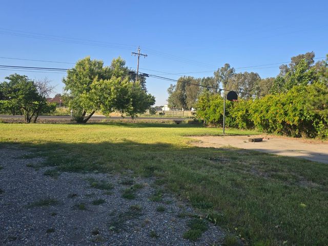 5206 E Jahant Rd, Acampo, CA 95632