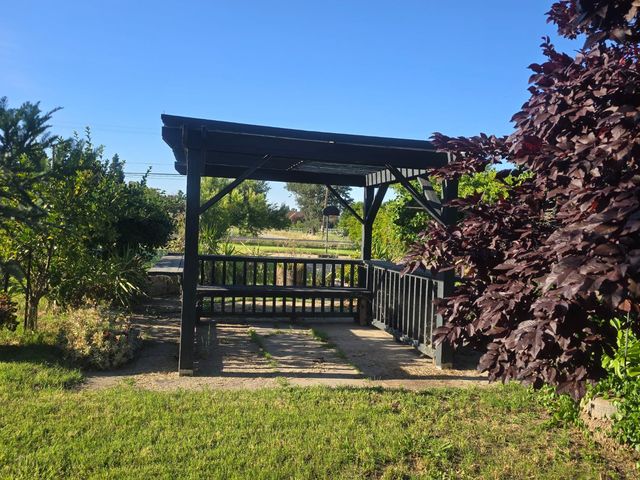5206 E Jahant Rd, Acampo, CA 95632