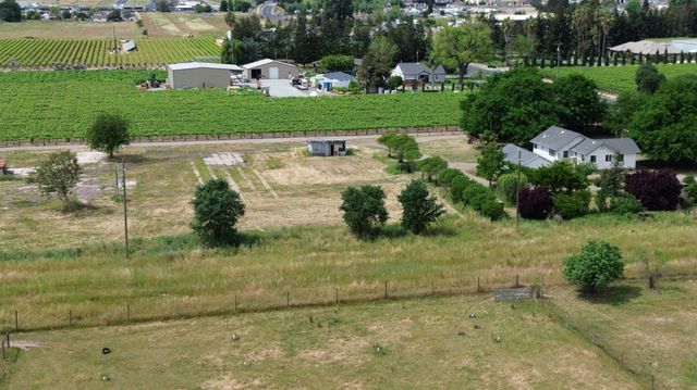 5206 E Jahant Rd, Acampo, CA 95632