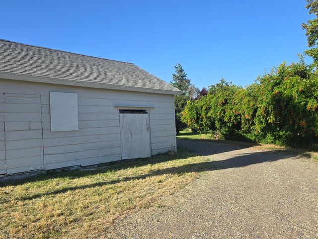 5206 E Jahant Rd, Acampo, CA 95632