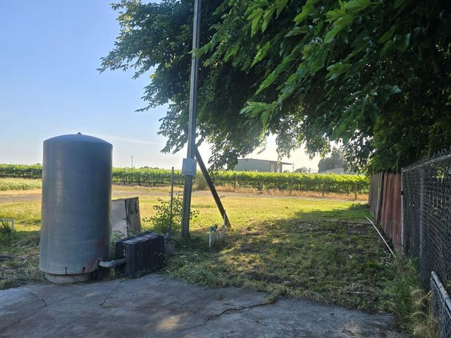 5206 E Jahant Rd, Acampo, CA 95632