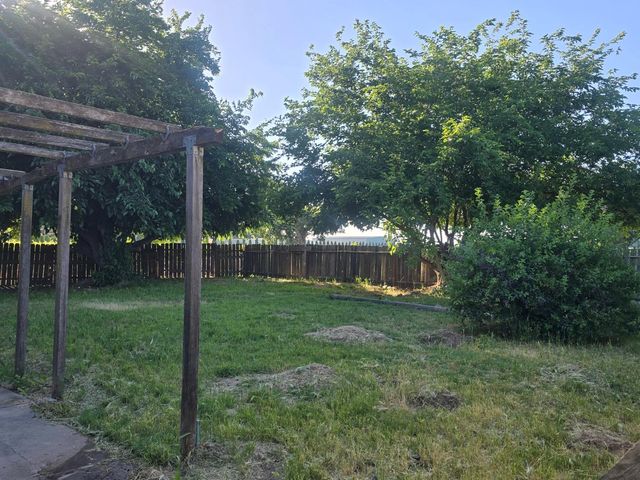 5206 E Jahant Rd, Acampo, CA 95632